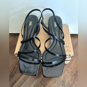 NWOT Zara block heels in color black and size 36